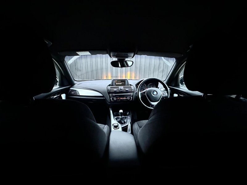 BMW 1 SERIES