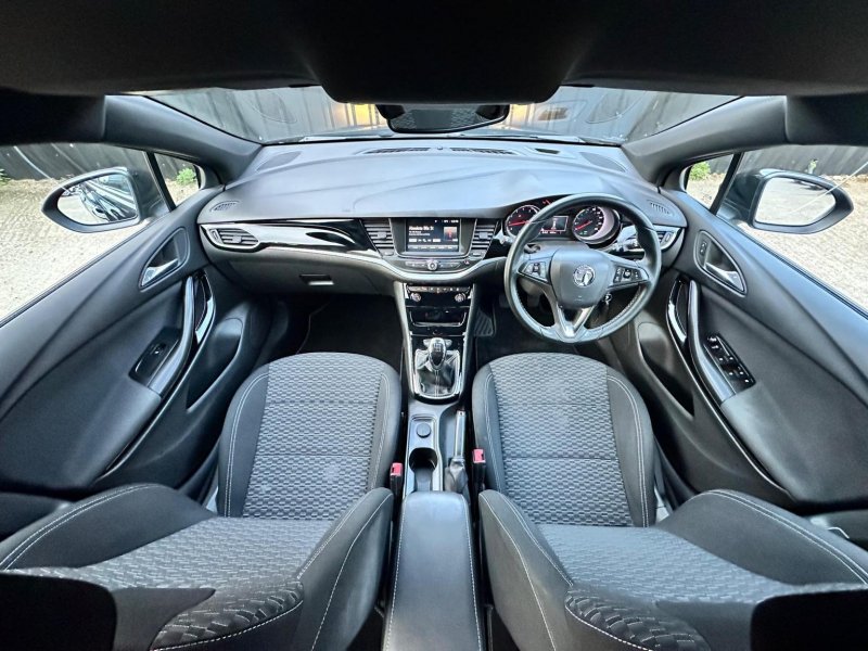 VAUXHALL ASTRA