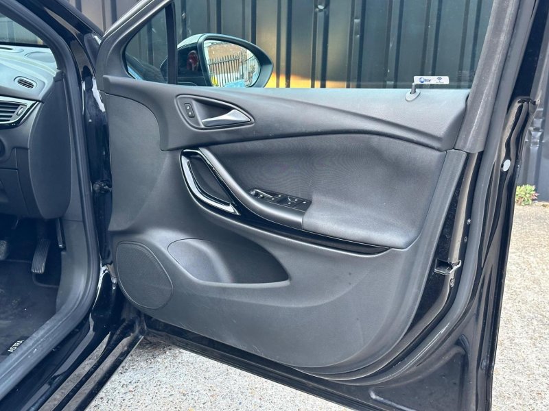 VAUXHALL ASTRA