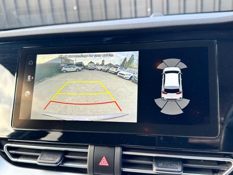 View KIA NIRO 1.6 GDi 3 DCT Euro 6 (s/s) 5dr