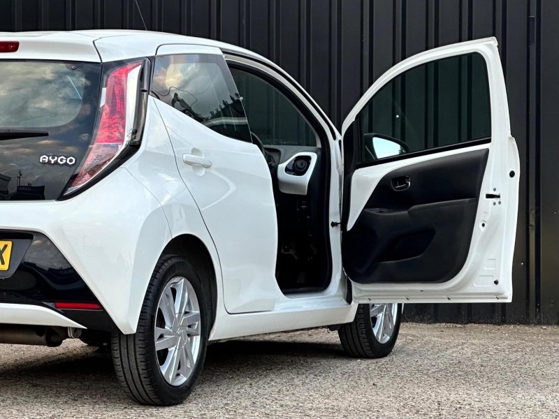 TOYOTA AYGO