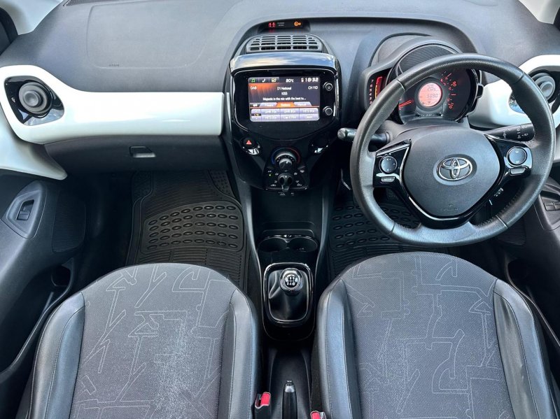 TOYOTA AYGO