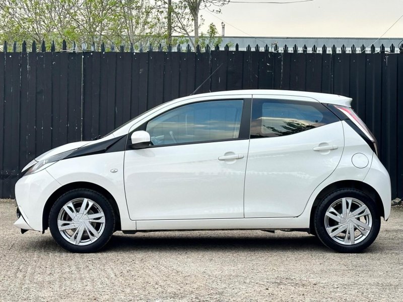 TOYOTA AYGO
