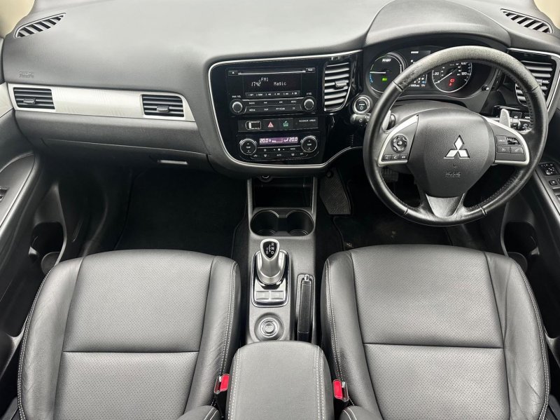 View MITSUBISHI OUTLANDER 2.0h 12kWh GX3h CVT 4WD Euro 5 (s/s) 5dr