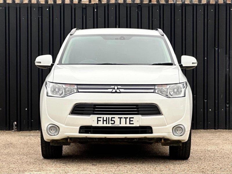 View MITSUBISHI OUTLANDER 2.0h 12kWh GX3h CVT 4WD Euro 5 (s/s) 5dr