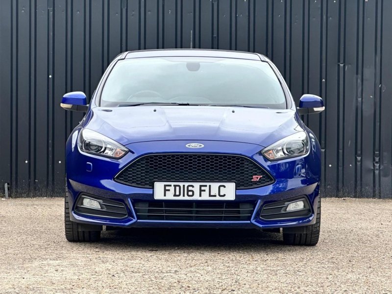 View FORD FOCUS 2.0T EcoBoost ST-3 Euro 6 (s/s) 5dr