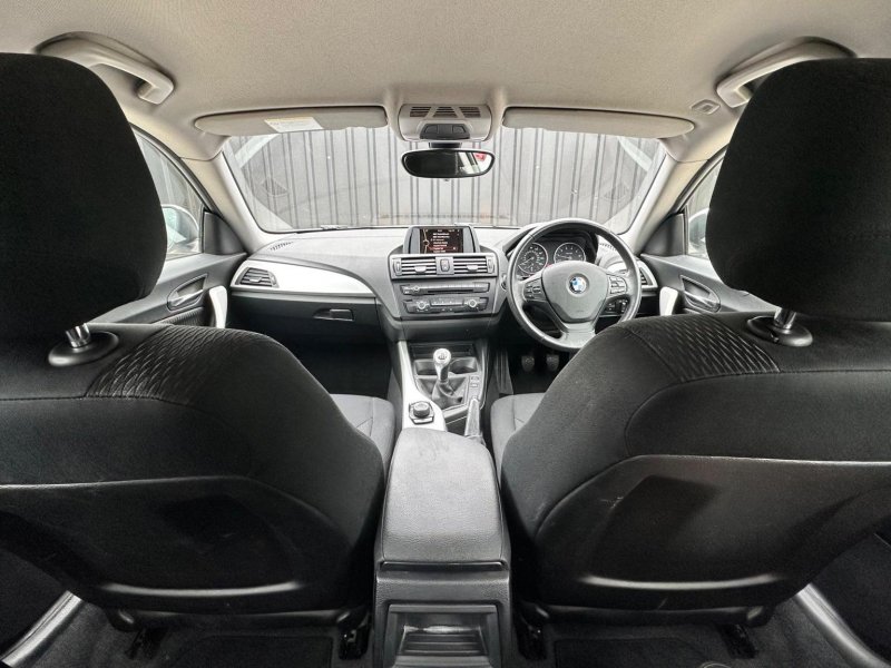 BMW 1 SERIES