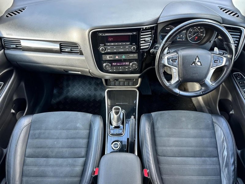 View MITSUBISHI OUTLANDER 2.0h 12kWh GX3h+ CVT 4WD Euro 6 (s/s) 5dr