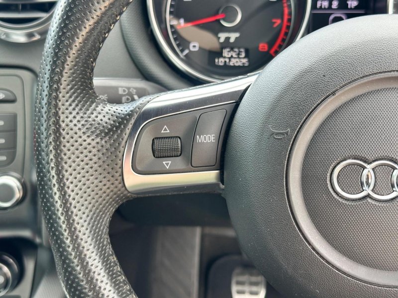 AUDI TT