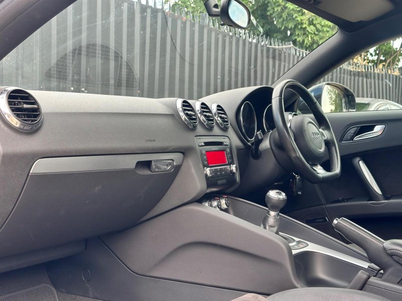 AUDI TT
