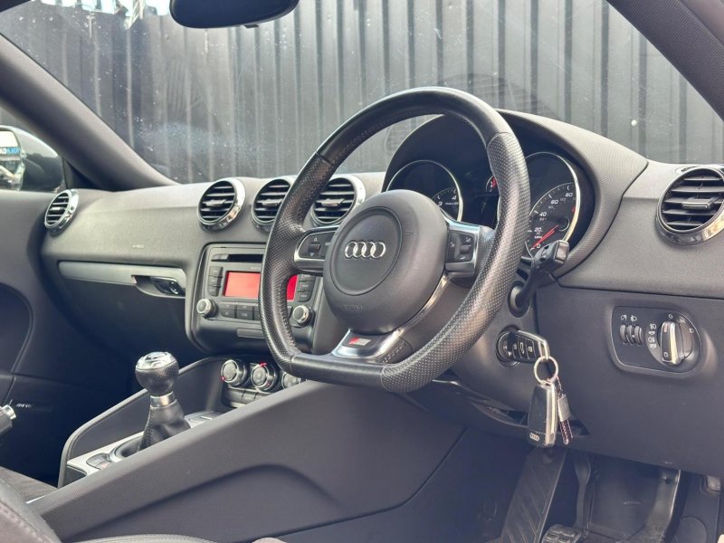 AUDI TT