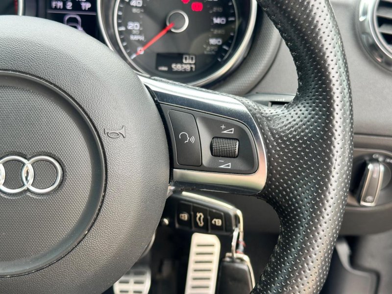 AUDI TT