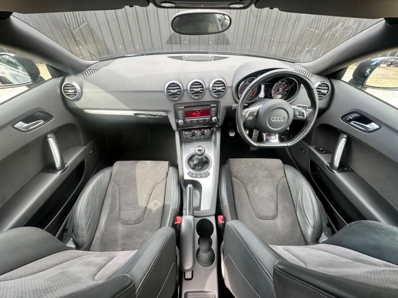 AUDI TT