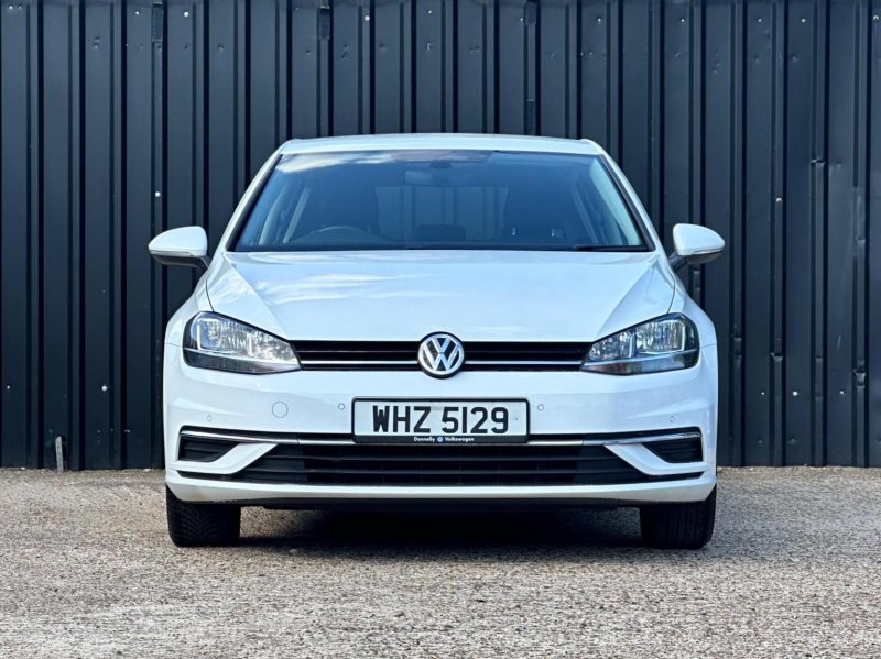 View VOLKSWAGEN GOLF 1.0 TSI SE Euro 6 (s/s) 5dr