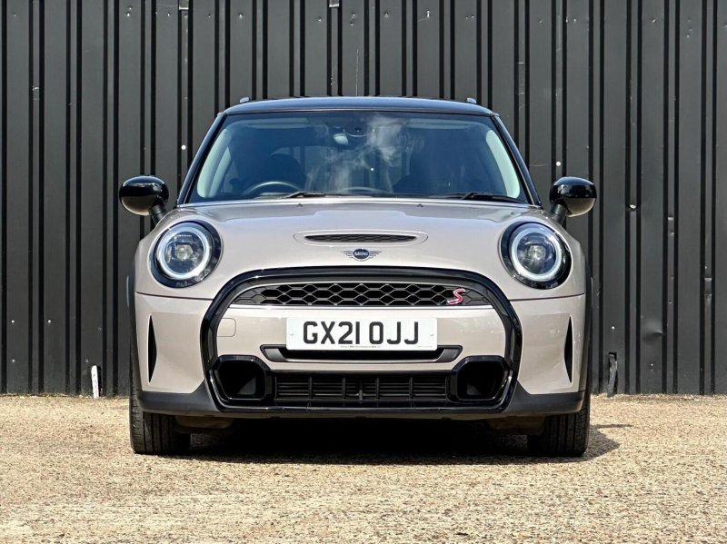 View MINI HATCH 2.0 Cooper S Classic Euro 6 (s/s) 3dr