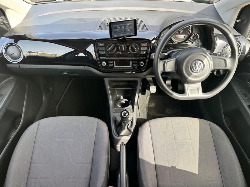 View VOLKSWAGEN UP 1.0 BlueMotion Tech Move up! Euro 5 (s/s) 3dr